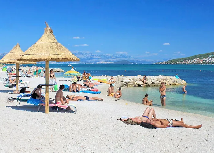 Apartman With Parking Space - 23129 Trogir