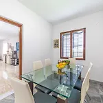 Appartamento With Parking Space - 23129 Traù